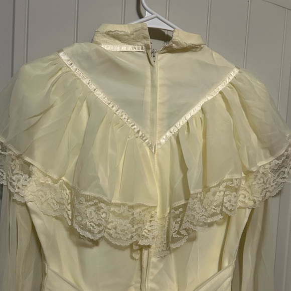 Vintage Cream Lace Dress - Picture 8 of 14